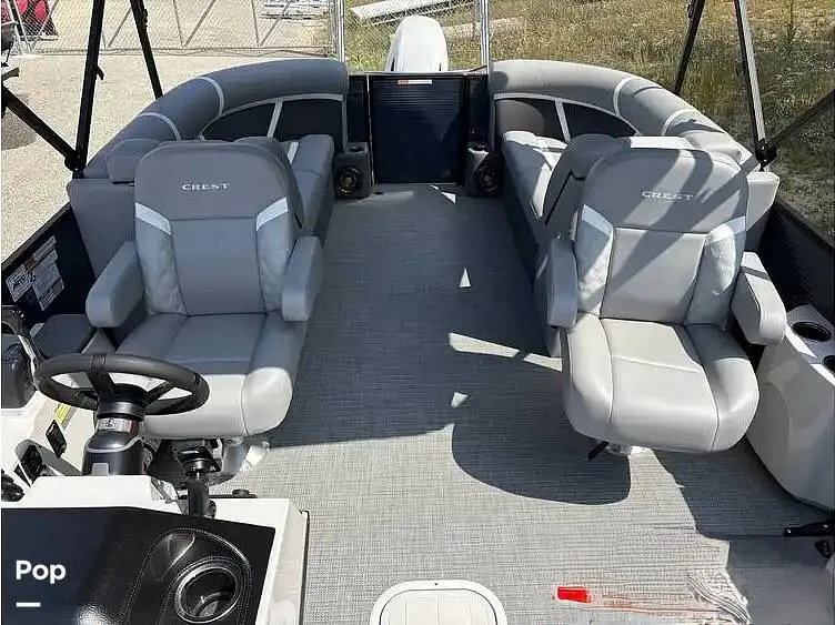 Slide: The Image of Crest 220 SLC 2025 - 16237701