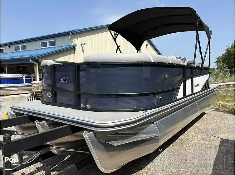 Slide: The Image of Crest 220 SLC 2025 - 16237692