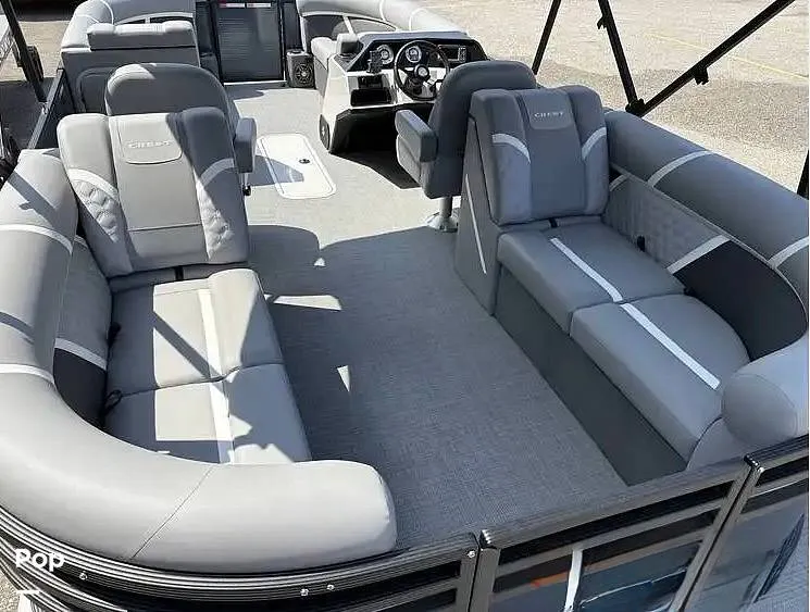 Slide: The Image of Crest 220 SLC 2025 - 16237684