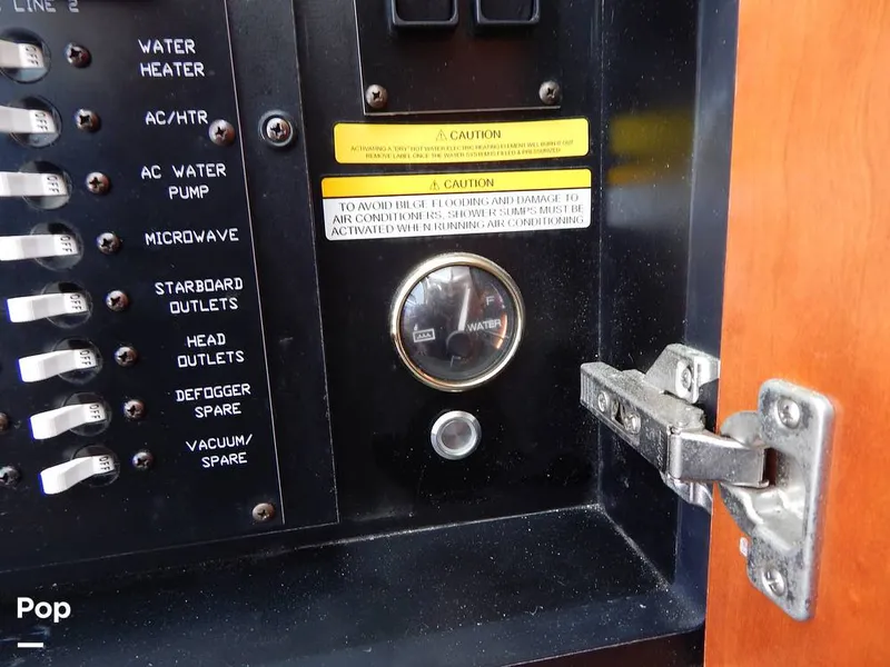 Slide: The Image of Cruisers 390 Sports Coupe 2007 - 16300117