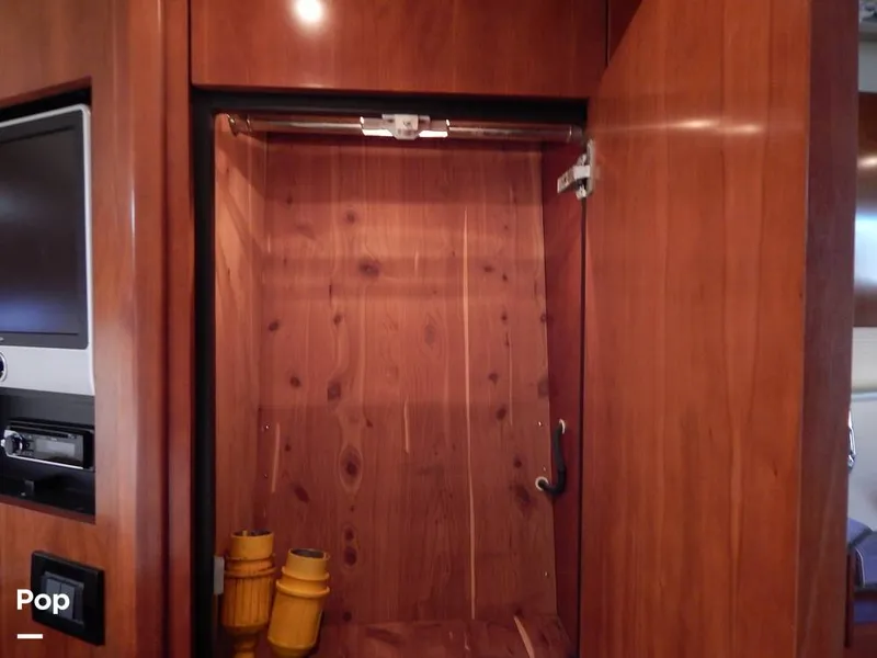 Slide: The Image of Cruisers 390 Sports Coupe 2007 - 16300129