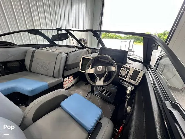 Slide: The Image of Malibu Wakesetter 23 LSV 2024 - 16237145