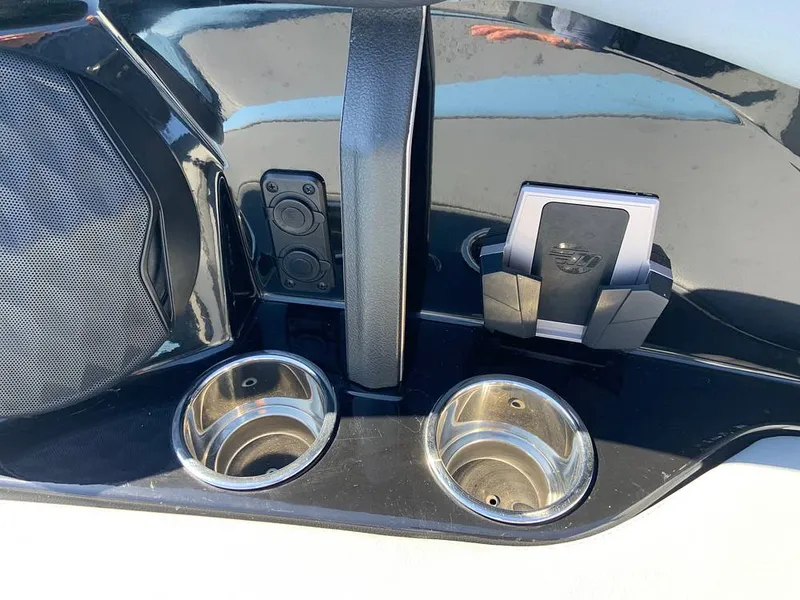 Slide: The Image of Malibu Wakesetter 23 LSV 2024 - 16280219