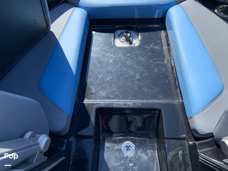 Slide: The Image of Malibu Wakesetter 23 LSV 2024 - 16280223