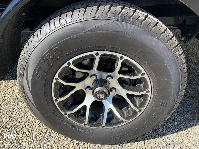 Slide: The Image of Malibu Wakesetter 23 LSV 2024 - 16280372