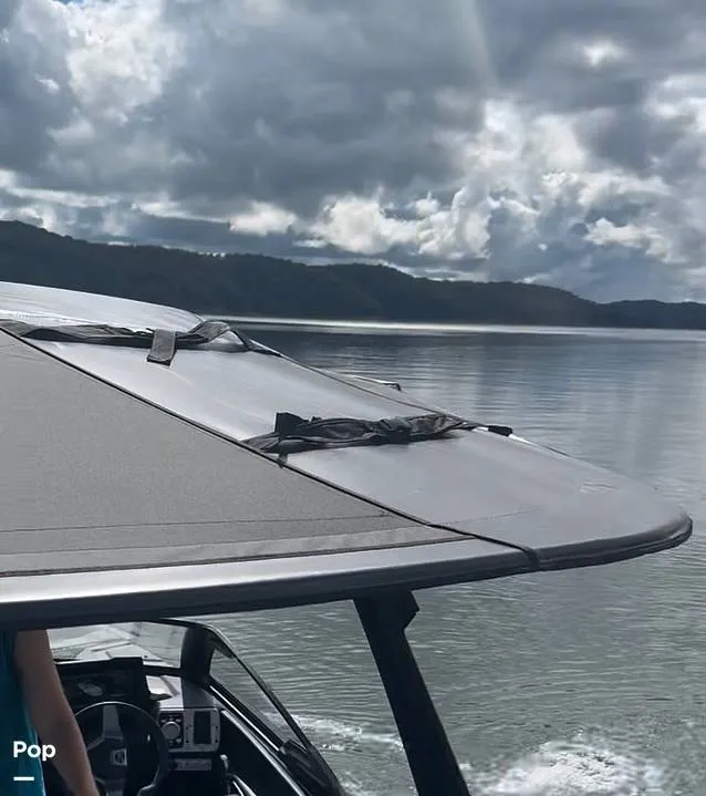 Slide: The Image of Malibu Wakesetter 23 LSV 2024 - 16505915