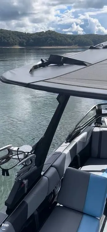 Slide: The Image of Malibu Wakesetter 23 LSV 2024 - 16505916