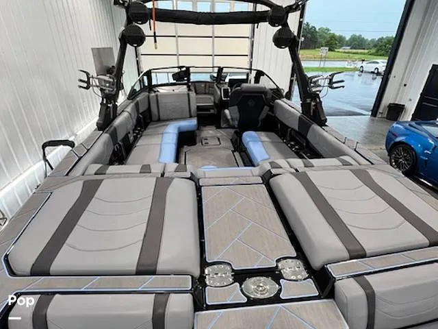 Slide: The Image of Malibu Wakesetter 23 LSV 2024 - 16237137