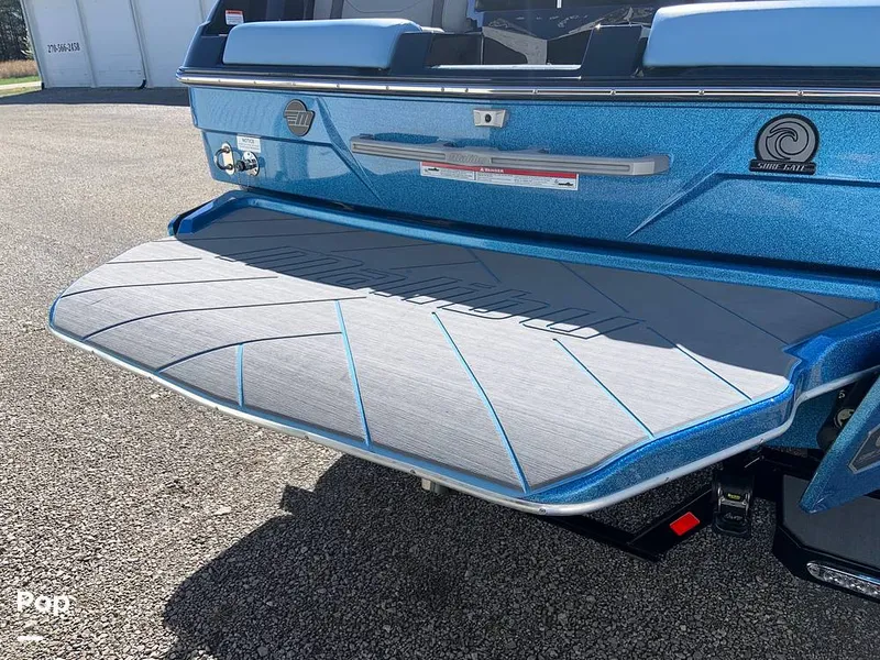 Slide: The Image of Malibu Wakesetter 23 LSV 2024 - 16280127