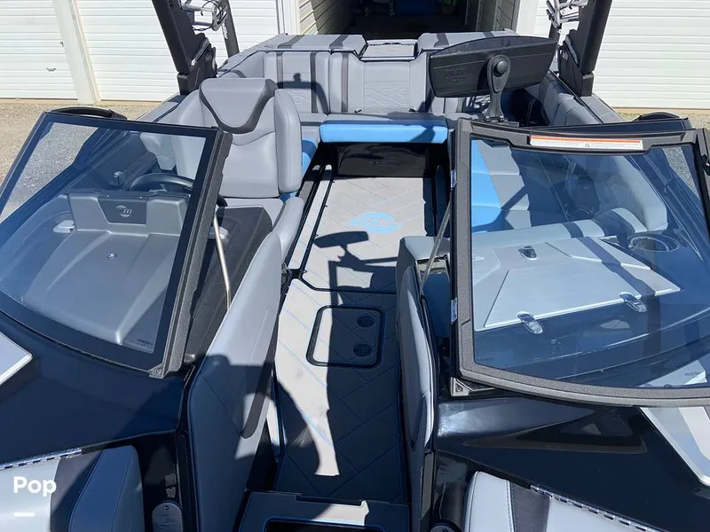 Slide: The Image of Malibu Wakesetter 23 LSV 2024 - 16280138