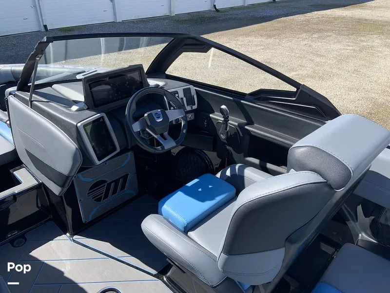 Slide: The Image of Malibu Wakesetter 23 LSV 2024 - 16280142