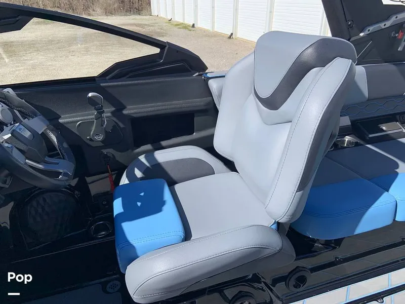 Slide: The Image of Malibu Wakesetter 23 LSV 2024 - 16280169