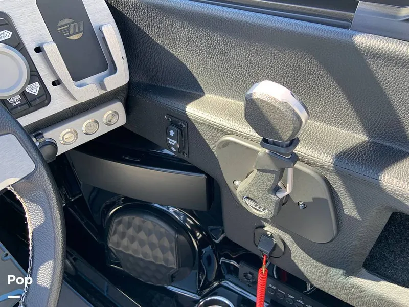 Slide: The Image of Malibu Wakesetter 23 LSV 2024 - 16280173