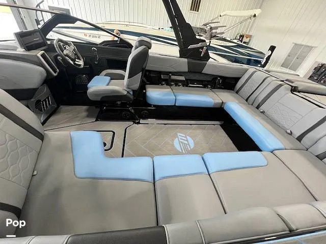 Slide: The Image of Malibu Wakesetter 23 LSV 2024 - 16237143