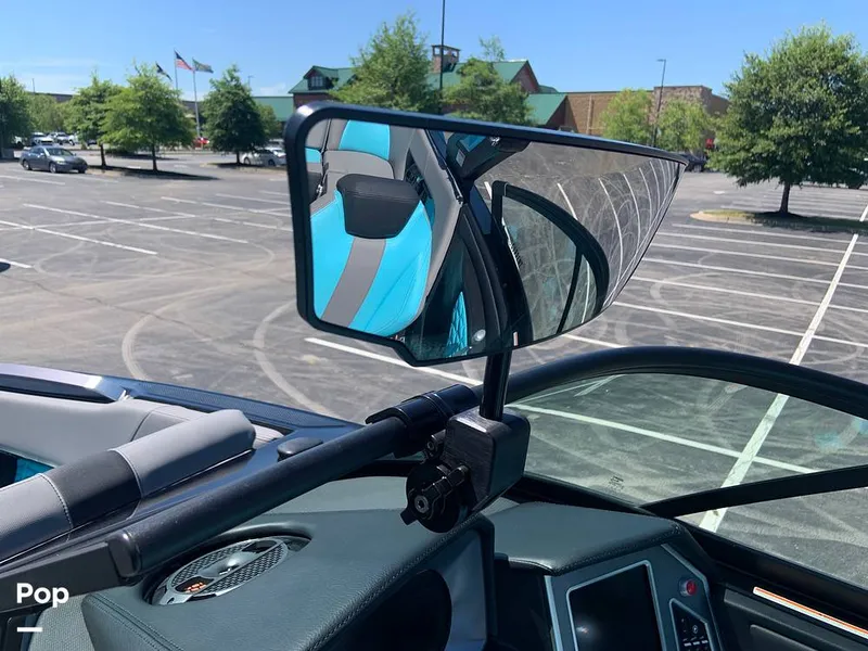 Slide: The Image of Mastercraft X22 2022 - 16574502