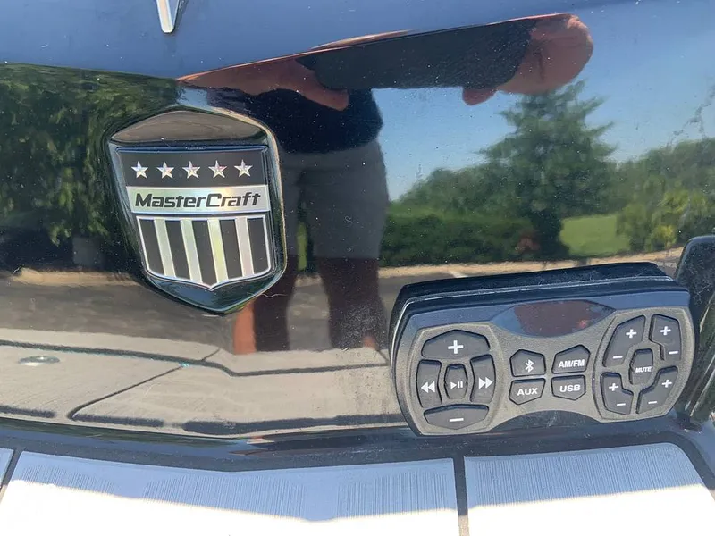 Slide: The Image of Mastercraft X22 2022 - 16572897