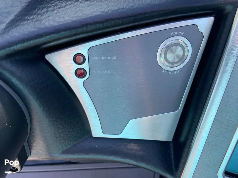 Slide: The Image of Mastercraft X22 2022 - 16574497