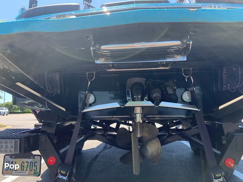 Slide: The Image of Mastercraft X22 2022 - 16572884