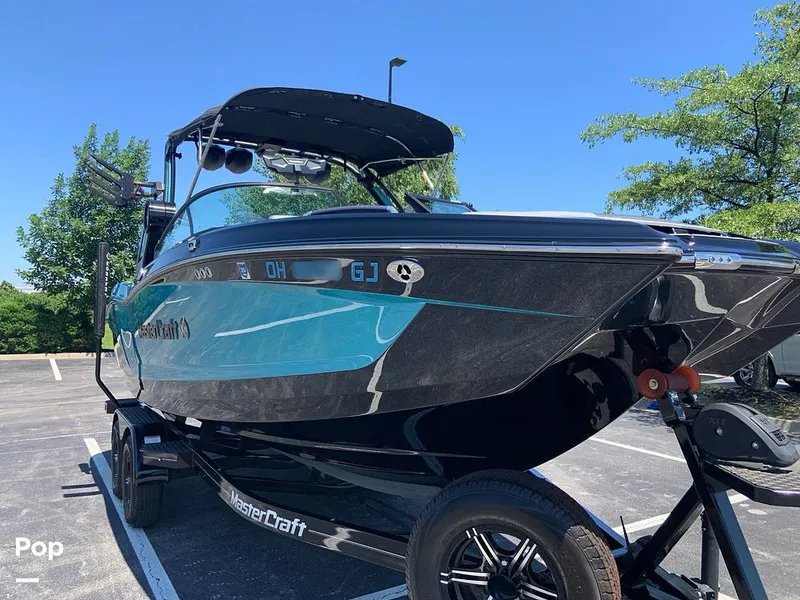 Slide: The Image of Mastercraft X22 2022 - 16574816