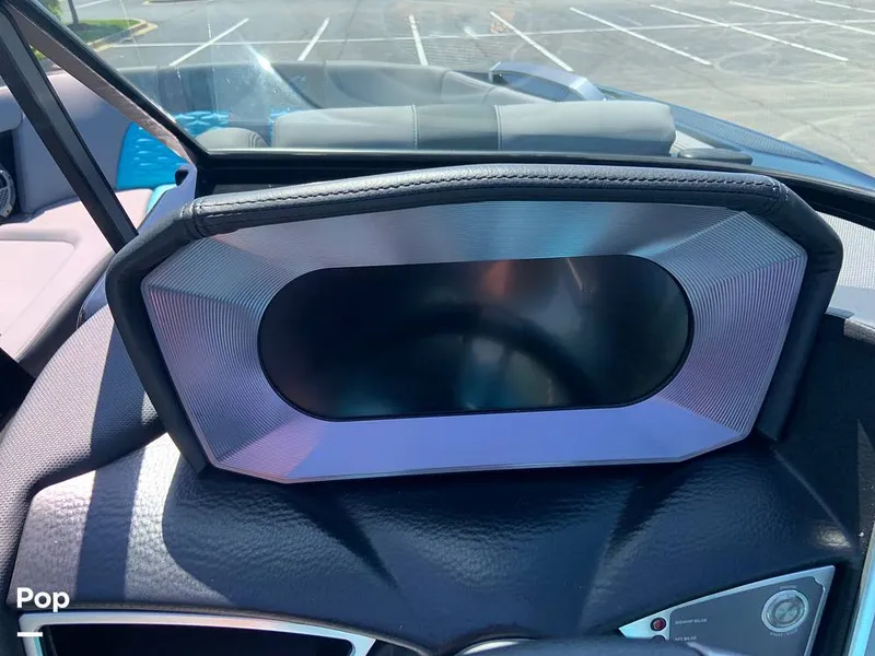 Slide: The Image of Mastercraft X22 2022 - 16572918