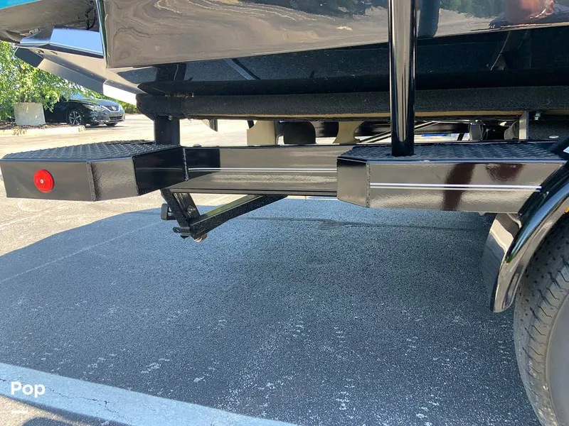 Slide: The Image of Mastercraft X22 2022 - 16574651