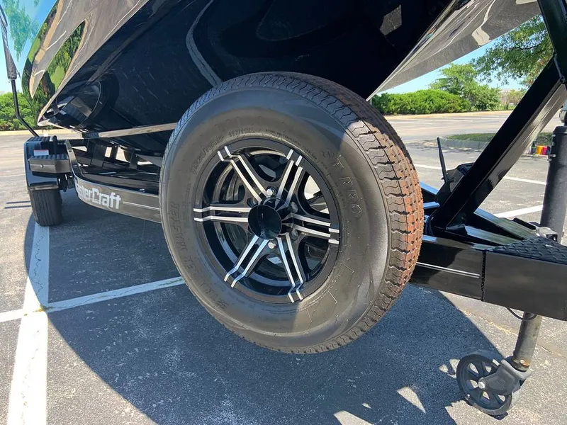 Slide: The Image of Mastercraft X22 2022 - 16574641