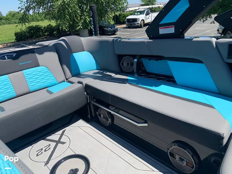 Slide: The Image of Mastercraft X22 2022 - 16572910