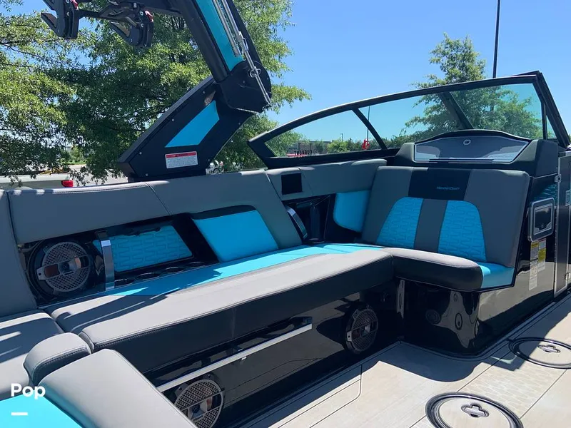 Slide: The Image of Mastercraft X22 2022 - 16572905