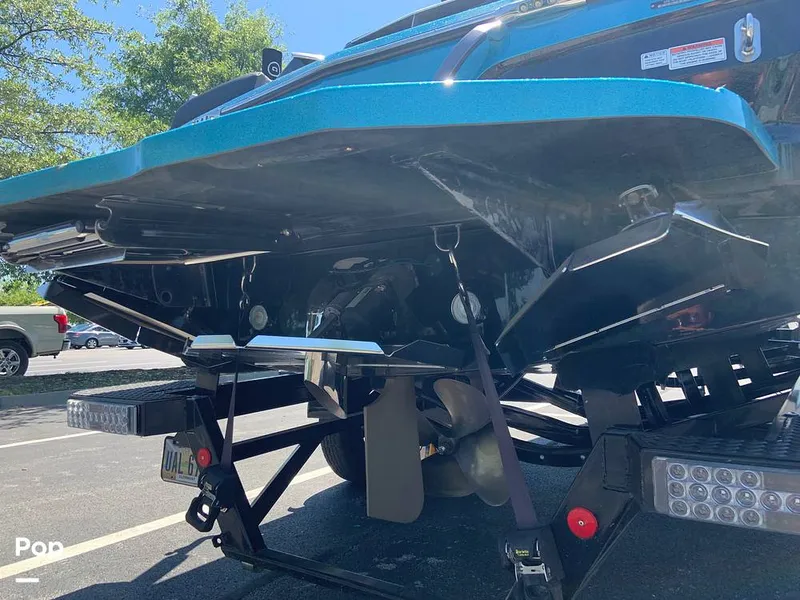 Slide: The Image of Mastercraft X22 2022 - 16572885