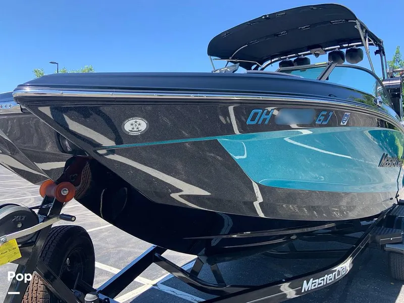 Slide: The Image of Mastercraft X22 2022 - 16574655