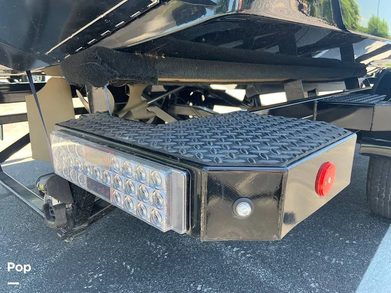 Slide: The Image of Mastercraft X22 2022 - 16574652