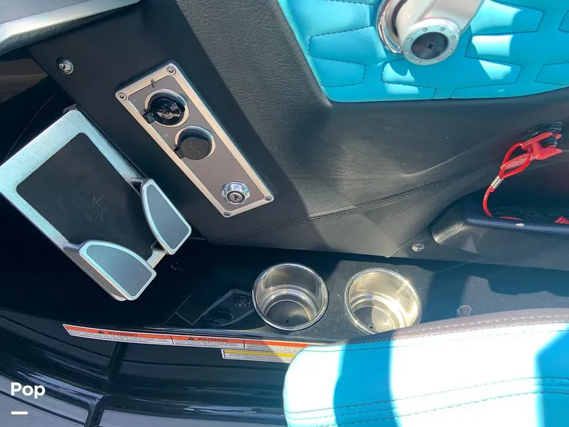 Slide: The Image of Mastercraft X22 2022 - 16574500