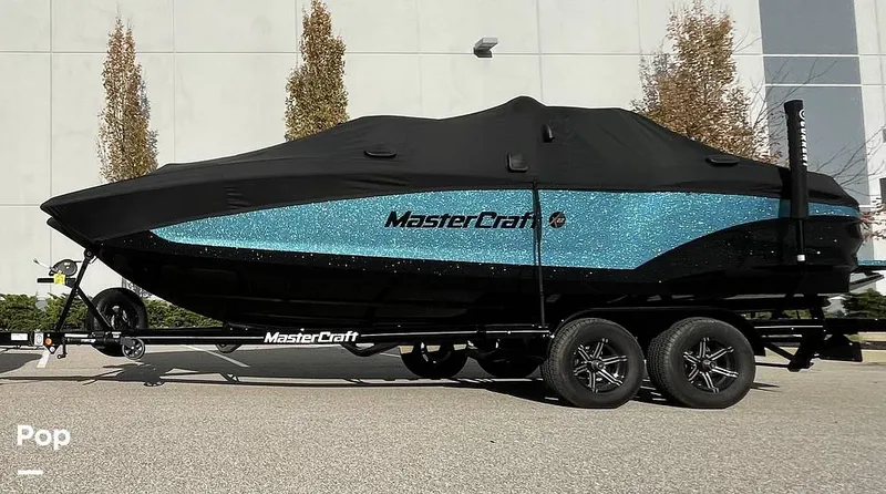 Slide: The Image of Mastercraft X22 2022 - 16260400
