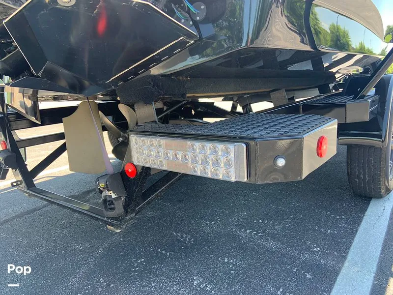 Slide: The Image of Mastercraft X22 2022 - 16574638