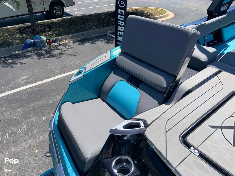 Slide: The Image of Mastercraft X22 2022 - 16574605