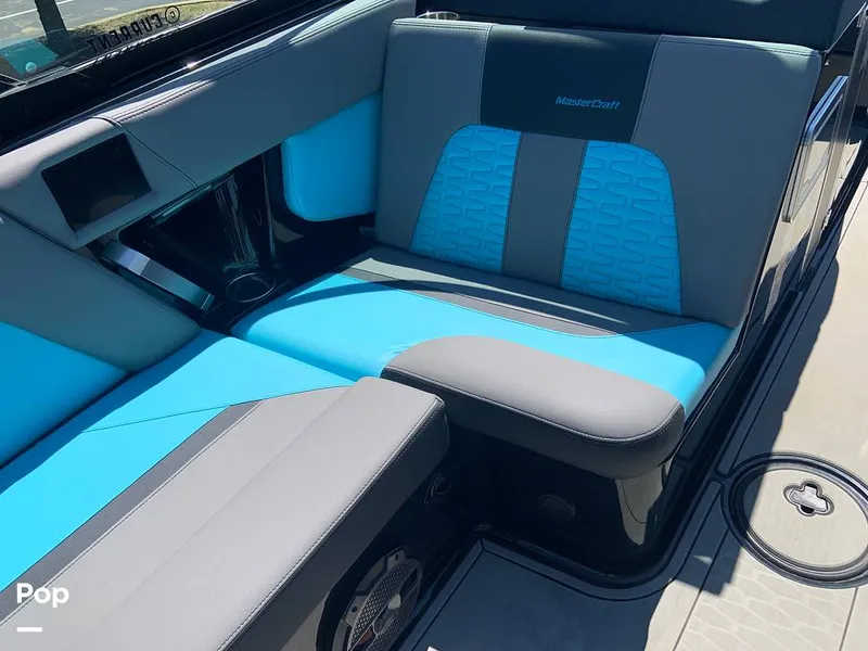 Slide: The Image of Mastercraft X22 2022 - 16574582