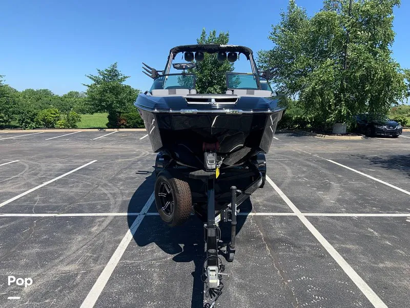 Slide: The Image of Mastercraft X22 2022 - 16572846
