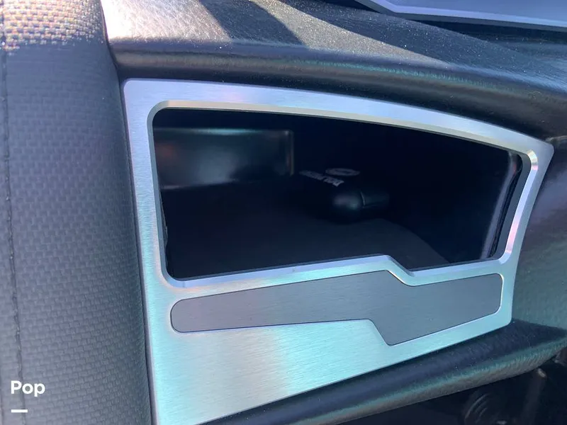 Slide: The Image of Mastercraft X22 2022 - 16574498