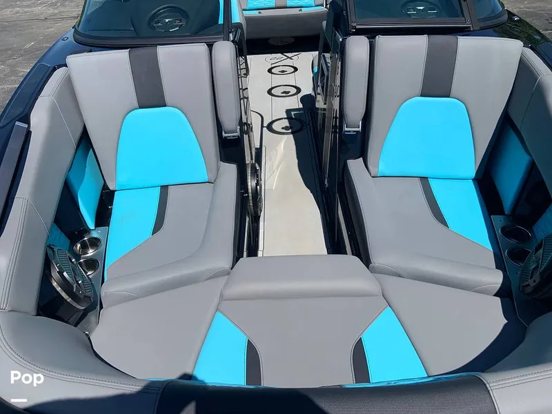 Slide: The Image of Mastercraft X22 2022 - 16572882