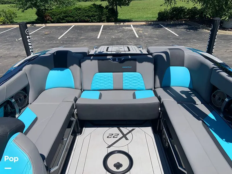 Slide: The Image of Mastercraft X22 2022 - 16572904