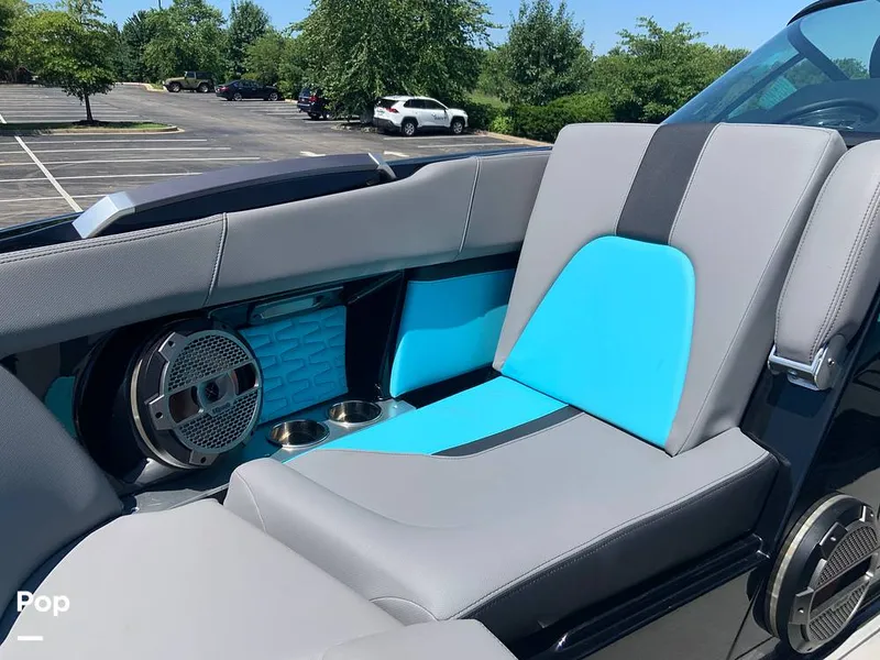 Slide: The Image of Mastercraft X22 2022 - 16574567