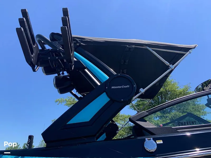 Slide: The Image of Mastercraft X22 2022 - 16572868