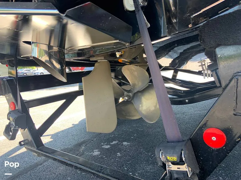 Slide: The Image of Mastercraft X22 2022 - 16572890