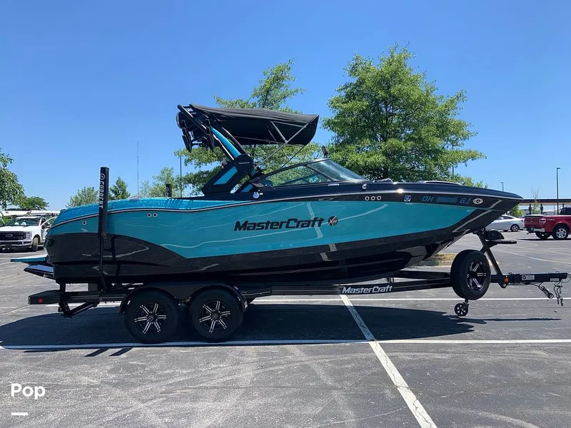 Slide: The Image of Mastercraft X22 2022 - 16572877