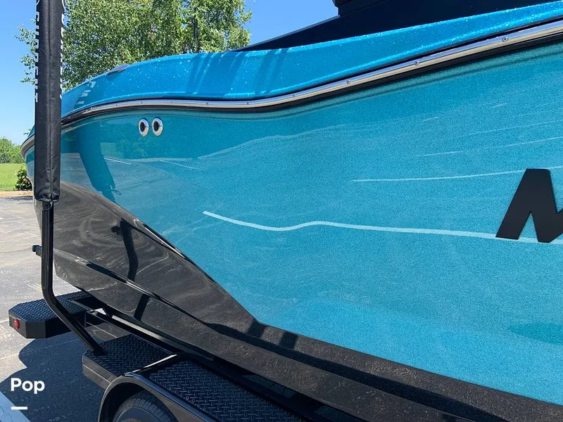 Slide: The Image of Mastercraft X22 2022 - 16574615