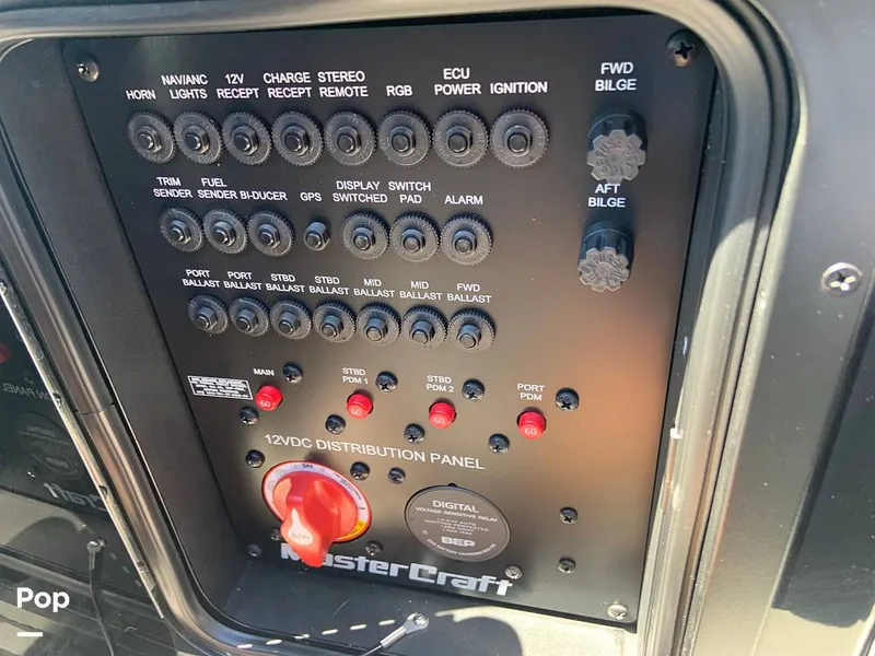 Slide: The Image of Mastercraft X22 2022 - 16574559