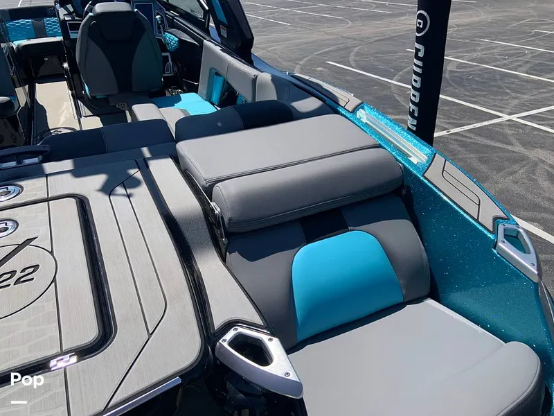 Slide: The Image of Mastercraft X22 2022 - 16572894