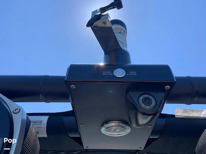 Slide: The Image of Mastercraft X22 2022 - 16572866