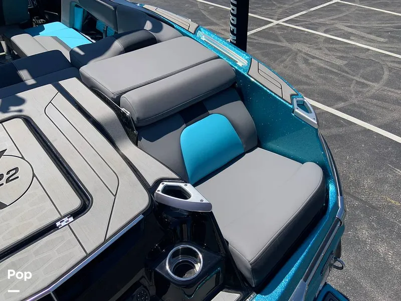Slide: The Image of Mastercraft X22 2022 - 16574601