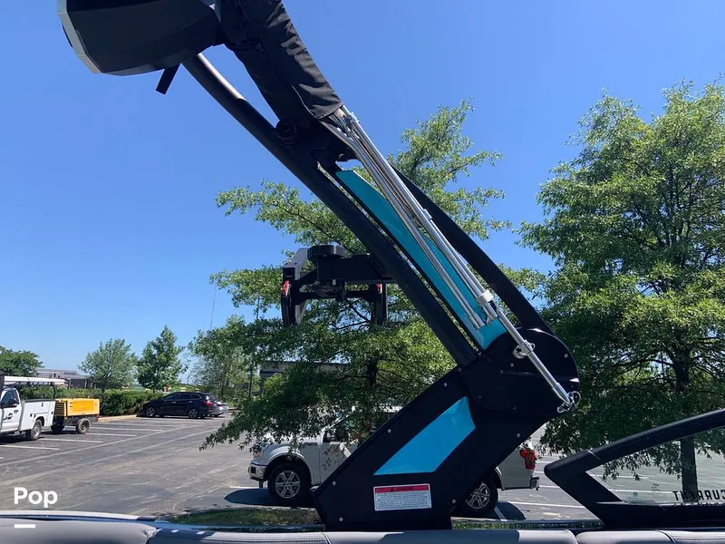 Slide: The Image of Mastercraft X22 2022 - 16574609